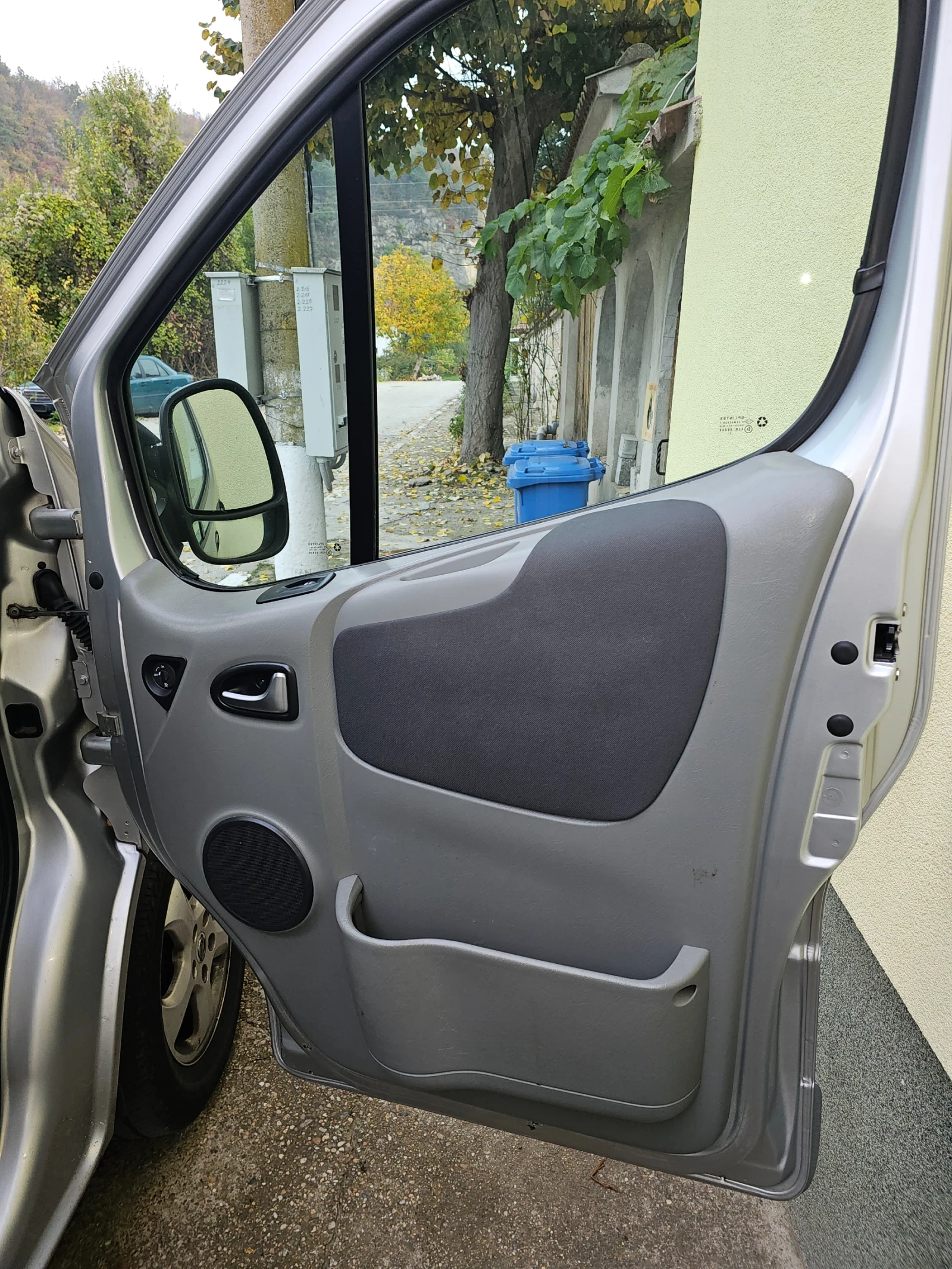 Opel Vivaro 2.5 dci, 146k.s , 8+ 1места - изображение 8