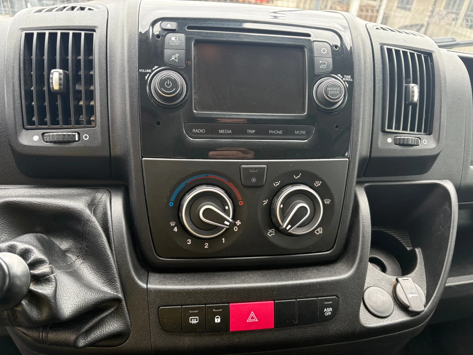 Peugeot Boxer Самосвал-Тристранен-Клима, снимка 13 - Бусове и автобуси - 54376354