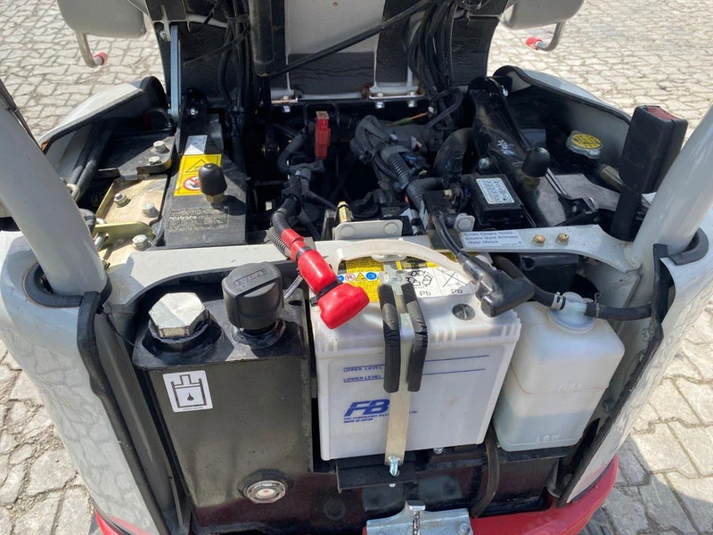 Багер Takeuchi TB210R, снимка 8 - Индустриална техника - 53476866