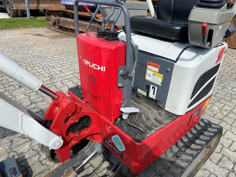 Багер Takeuchi TB210R, снимка 10 - Индустриална техника - 53476866