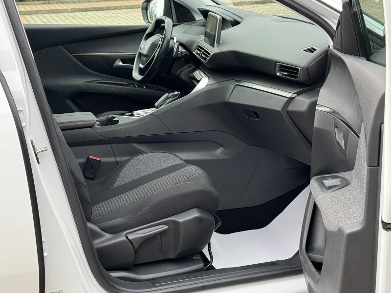 Peugeot 5008 1.6HDI-АВТОМАТ-GRIP-КОНТРОЛ-7-МЕСТНА-118Х.КМ-НОВА, снимка 11 - Автомобили и джипове - 49684917
