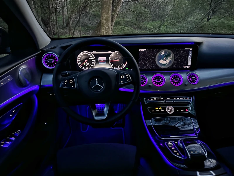 Mercedes-Benz E 220 d * * E63 AMG* * DIGITAL* * LED* * , снимка 10 - Автомобили и джипове - 49875190