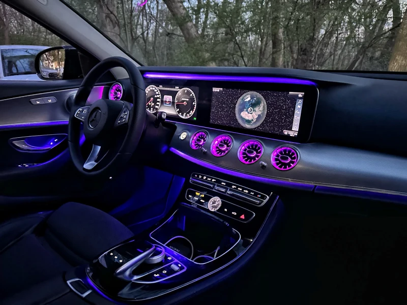 Mercedes-Benz E 220 d * * E63 AMG* * DIGITAL* * LED* * , снимка 13 - Автомобили и джипове - 49875190