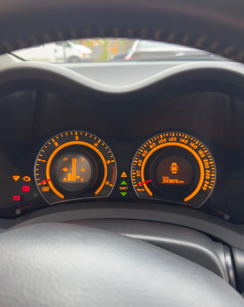 Toyota Auris, снимка 14 - Автомобили и джипове - 52086644