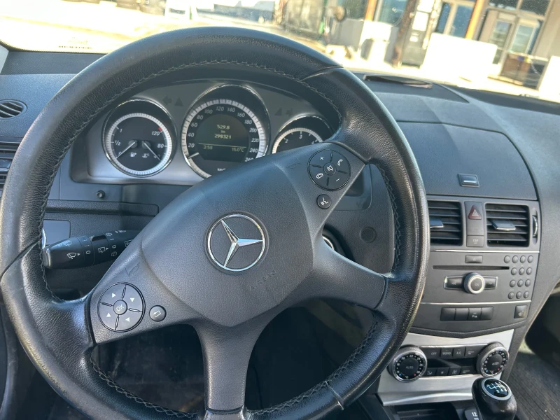 Mercedes-Benz C 220, снимка 11 - Автомобили и джипове - 52400443