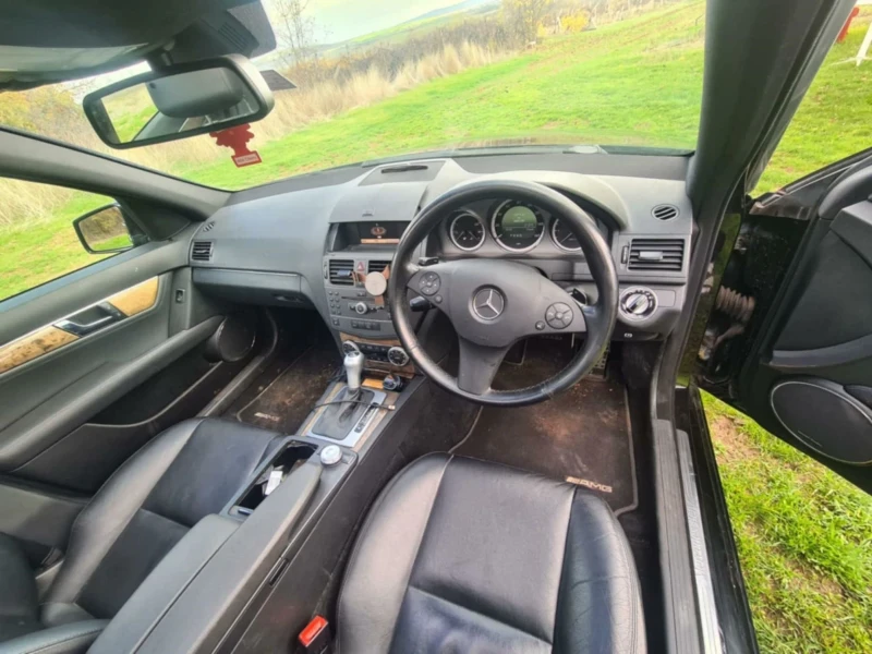 Mercedes-Benz C 220, снимка 2 - Автомобили и джипове - 52516060