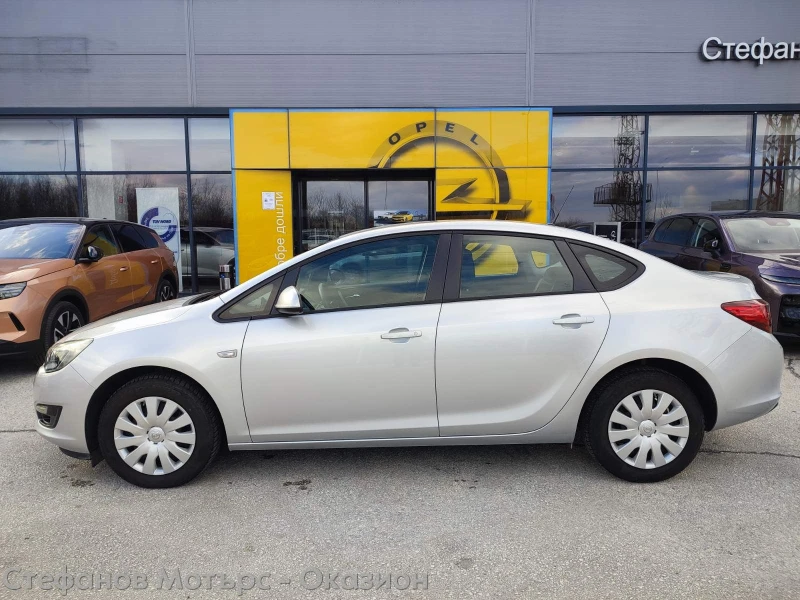 Opel Astra Enjoy 4DR 1.6i (116hp) MT5, снимка 4 - Автомобили и джипове - 53098976