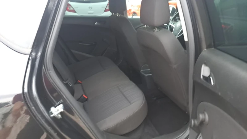 Opel Astra 1.4 i, снимка 13 - Автомобили и джипове - 53295179