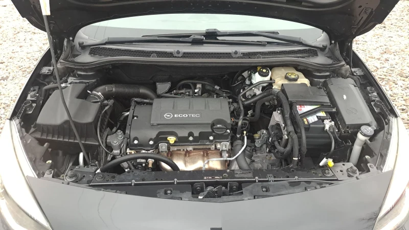 Opel Astra 1.4 i, снимка 16 - Автомобили и джипове - 53295179