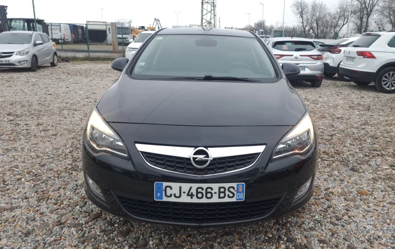 Opel Astra 1.4 i, снимка 2 - Автомобили и джипове - 53295179