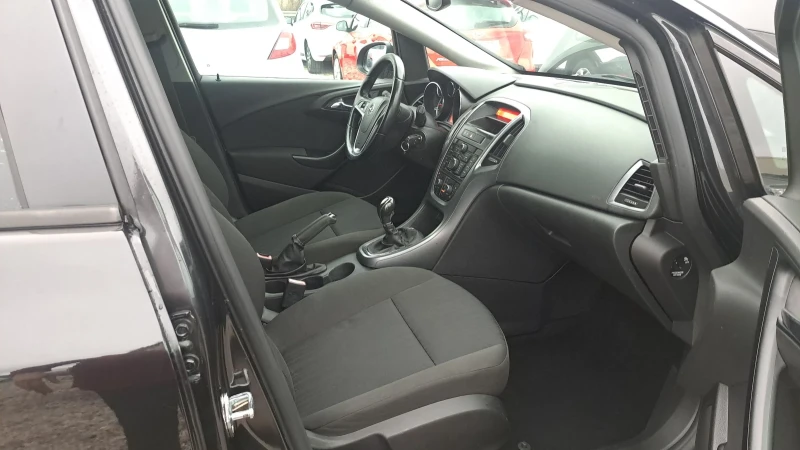 Opel Astra 1.4 i, снимка 11 - Автомобили и джипове - 53295179