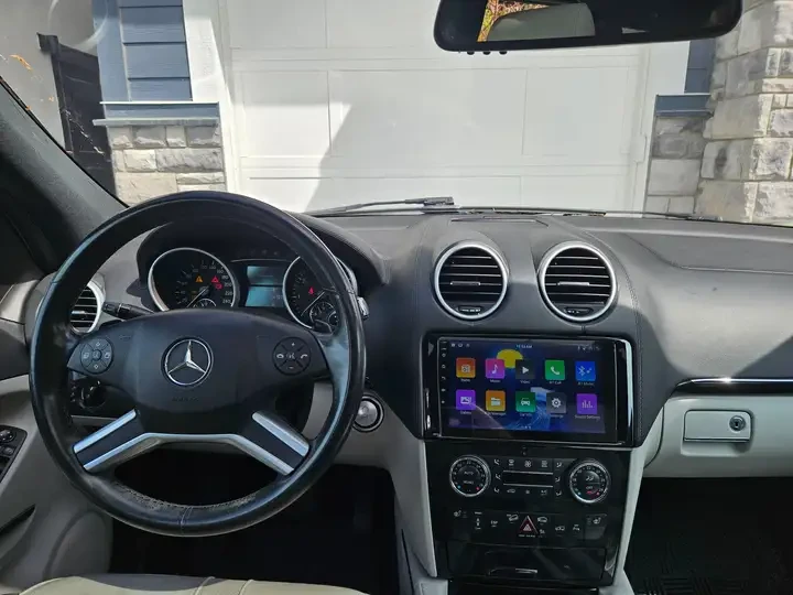 Mercedes-Benz ML 550 4Matic * ПОДГРЕВИ * KEYLESS, снимка 4 - Автомобили и джипове - 54869309