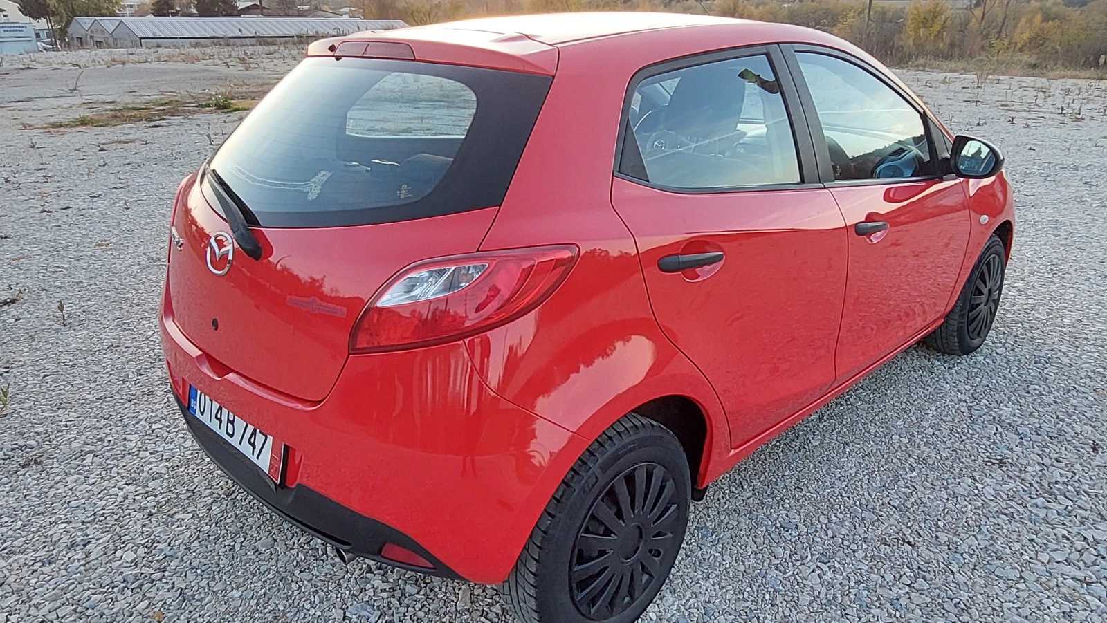 Mazda 2 1.3i-86000км Германия ОТЛИЧНА - изображение 8