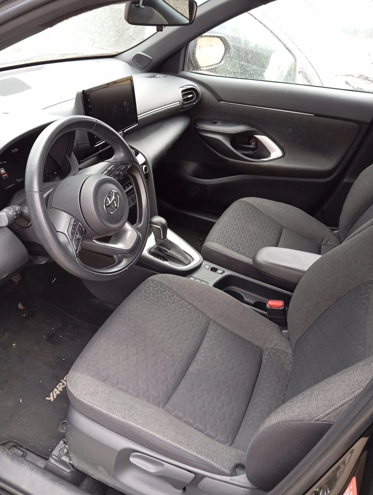 Toyota Yaris Cross 1.5-Хибрид-8хл.км, снимка 2 - Автомобили и джипове - 53945546