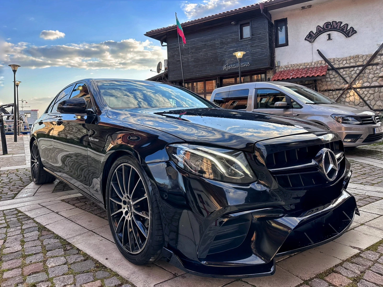 Mercedes-Benz E 220 d * * E63 AMG* * DIGITAL* * LED* *  - изображение 3
