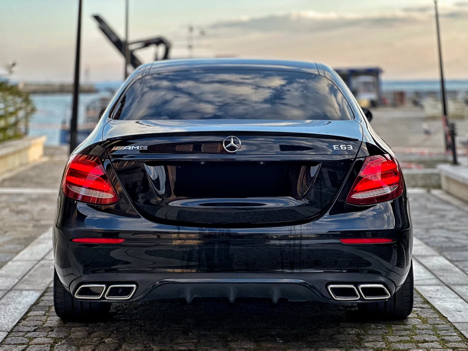 Mercedes-Benz E 220 d * * E63 AMG* * DIGITAL* * LED* *  - изображение 7