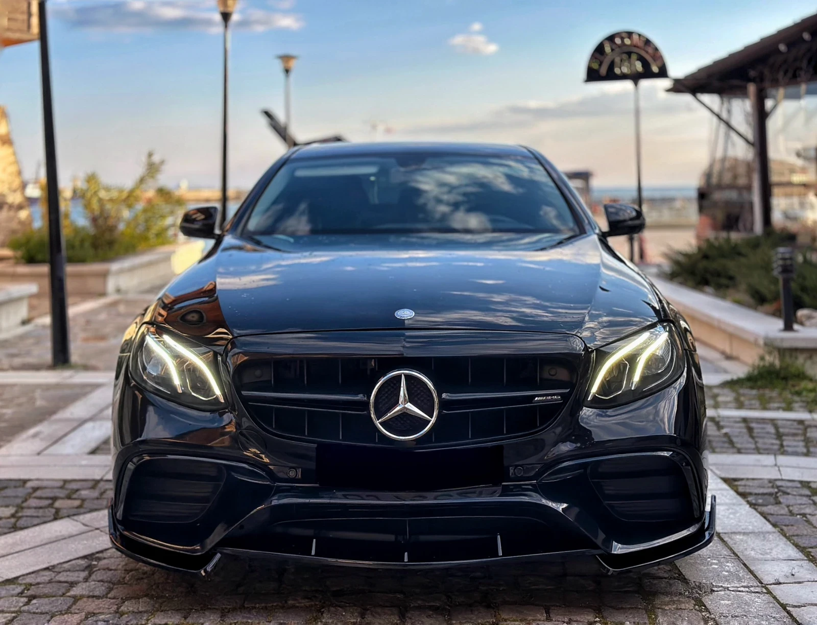 Mercedes-Benz E 220 d * * E63 AMG* * DIGITAL* * LED* *  - изображение 2