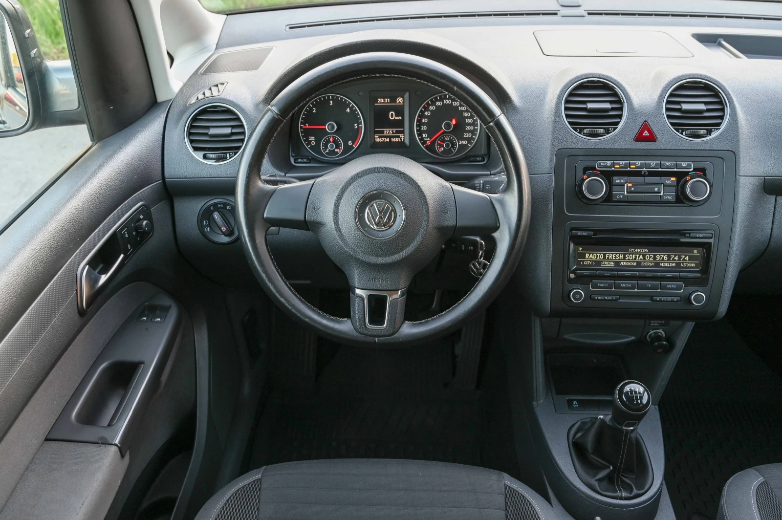 VW Caddy 1.6TDI* CUP* 7МЕСТЕН - изображение 9