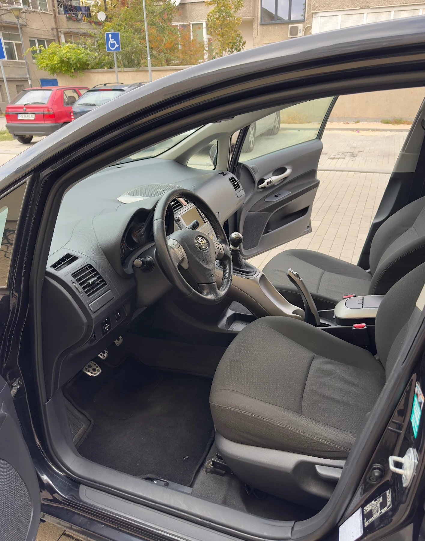 Toyota Auris  - изображение 9