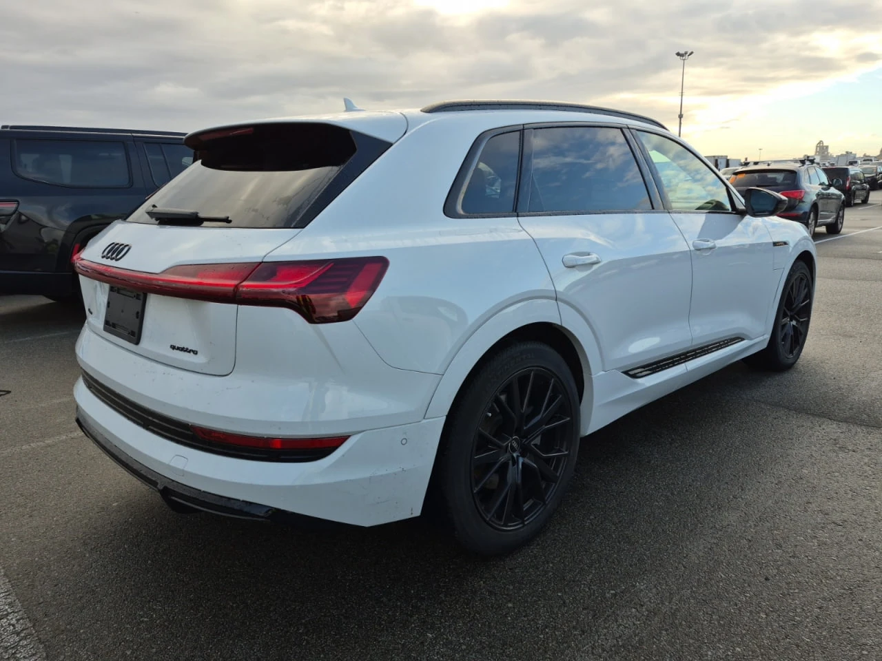 Audi E-Tron CARFAX* АВТОФИНАНСИРАНЕ БЕЗ ПЪРВОНАЧАЛНА ВНОСКА - изображение 3