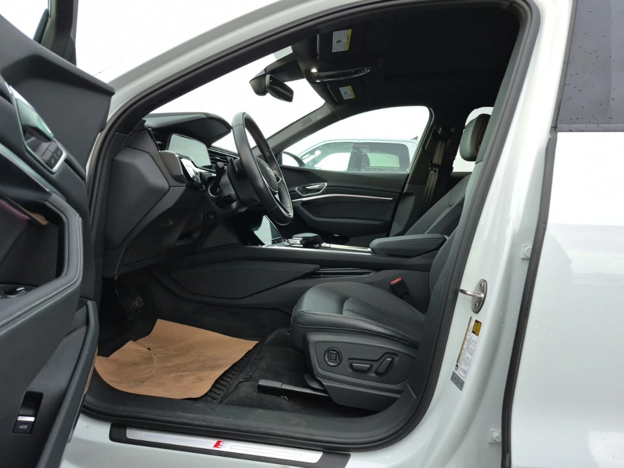 Audi E-Tron CARFAX* АВТОФИНАНСИРАНЕ БЕЗ ПЪРВОНАЧАЛНА ВНОСКА - изображение 5