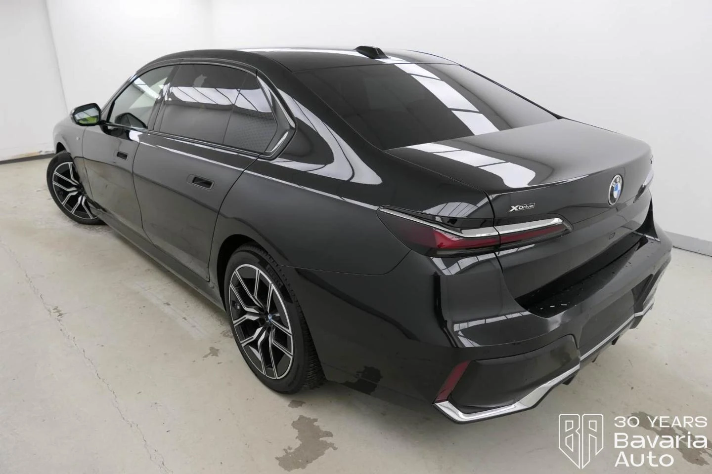 BMW 740 d xDrive M Sport Paket Sportautomatic - изображение 2