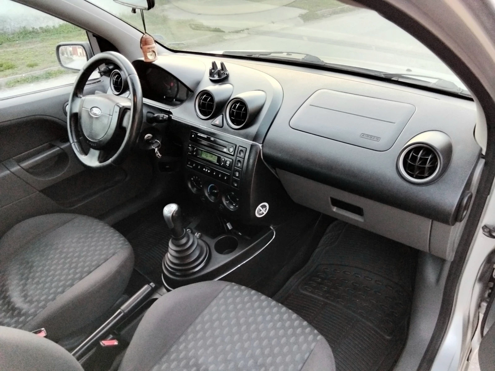 Ford Fiesta 1.4i.80k + КЛИМА + ГАЗОВ ИНЖЕКЦИОН , снимка 15 - Автомобили и джипове - 53772486