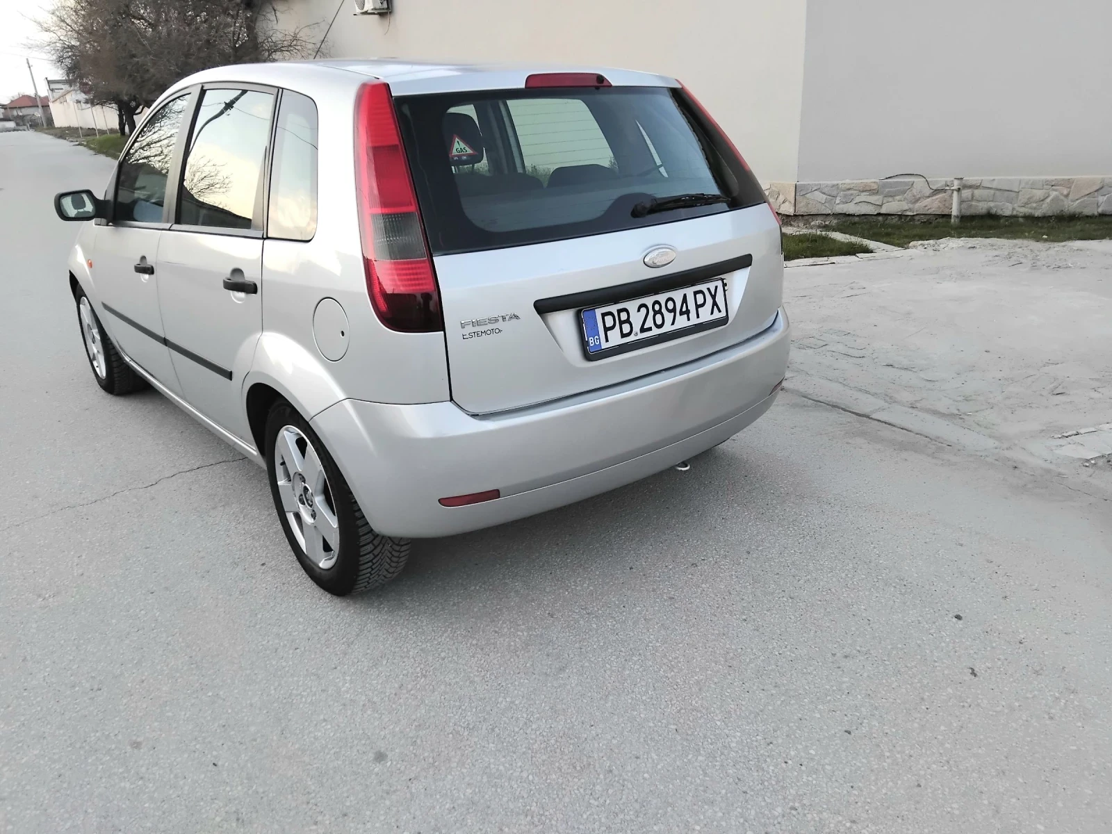 Ford Fiesta 1.4i.80k + КЛИМА + ГАЗОВ ИНЖЕКЦИОН , снимка 11 - Автомобили и джипове - 53772486