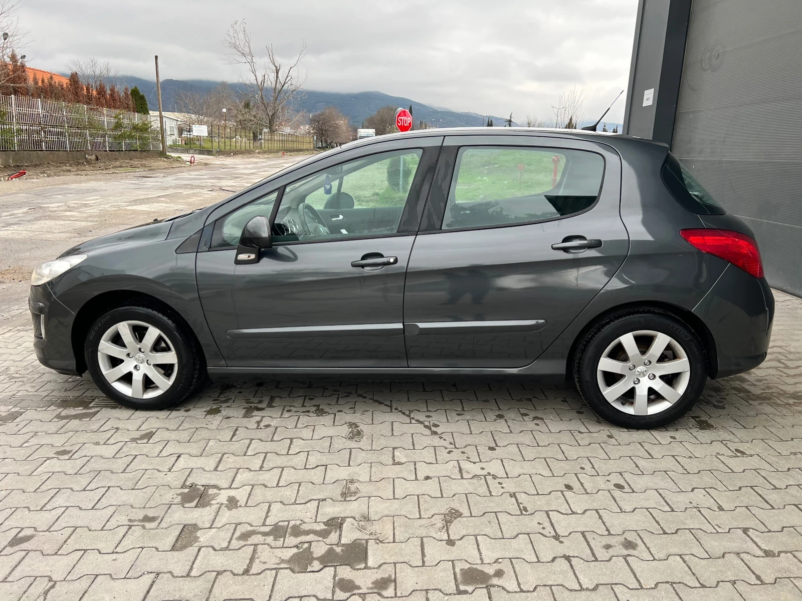 Peugeot 308 1, 6HDI/ Регистрирана / PANORAMA , снимка 2 - Автомобили и джипове - 53860482