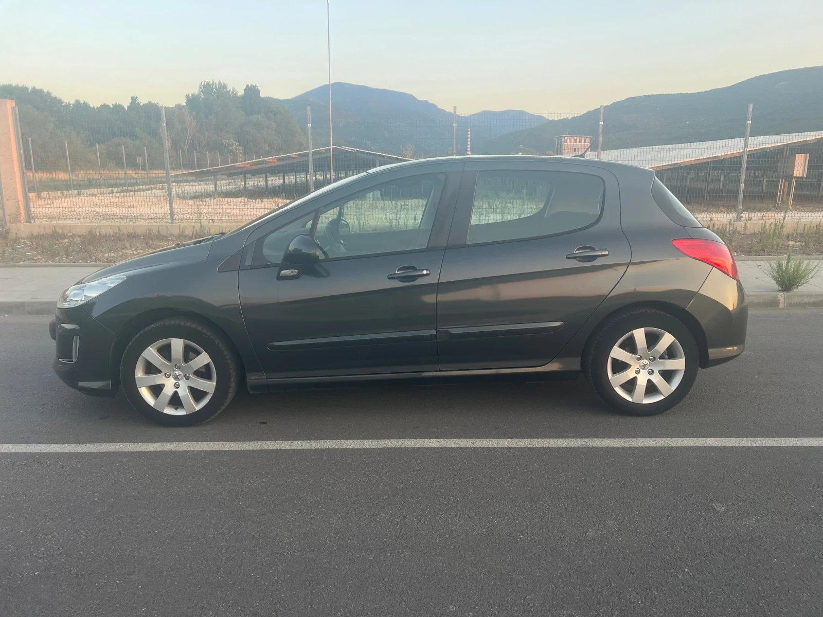 Peugeot 308 1, 6HDI* Панорама* Климатроник* 110к.с* ТОП, снимка 5 - Автомобили и джипове - 53860482