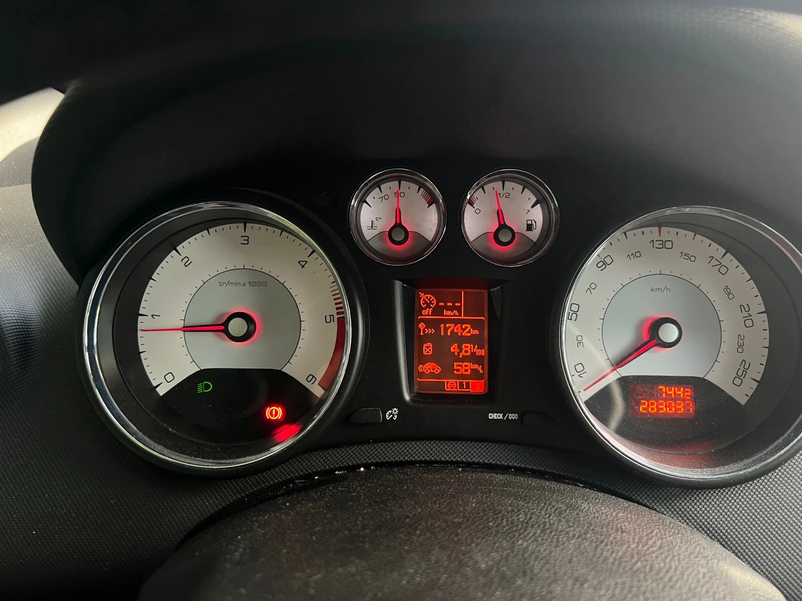 Peugeot 308 1, 6HDI* Панорама* Климатроник* 110к.с* ТОП, снимка 12 - Автомобили и джипове - 53860482