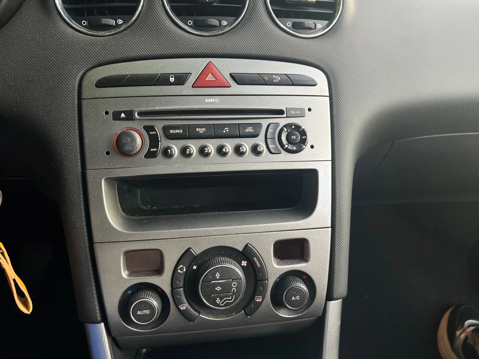 Peugeot 308 1, 6HDI* Панорама* Климатроник* 110к.с* ТОП, снимка 15 - Автомобили и джипове - 53860482