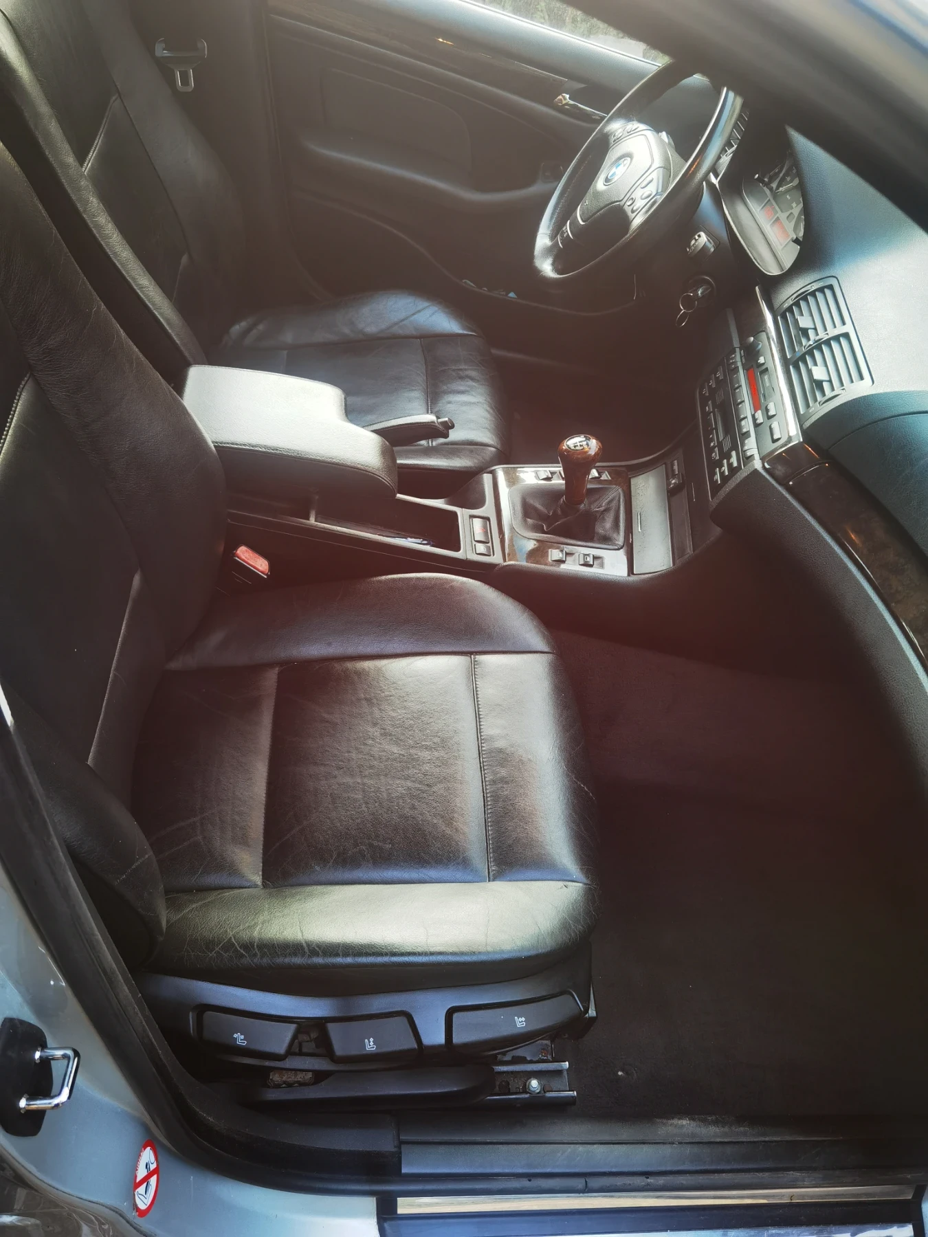 BMW 320 2.0 - 150к.с., снимка 10 - Автомобили и джипове - 54112986