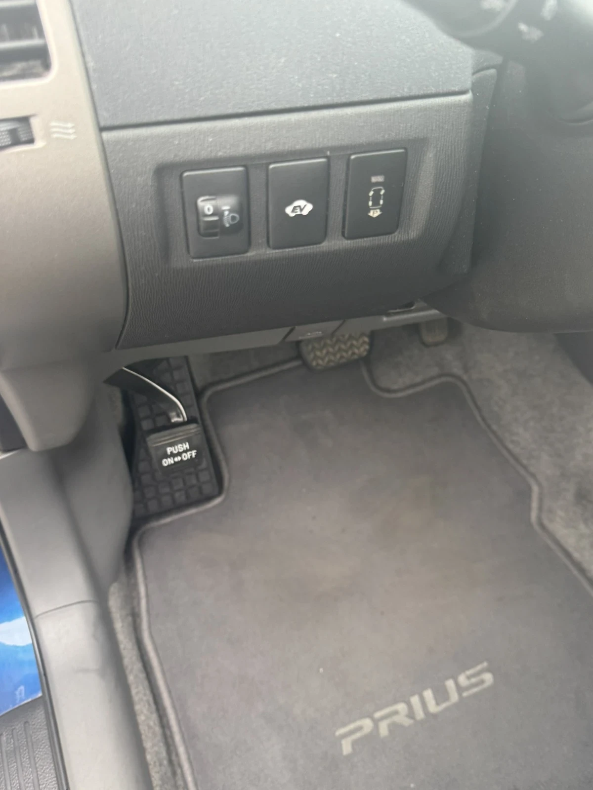 Toyota Prius 1, 5 hybrid - automatic, снимка 10 - Автомобили и джипове - 54282805