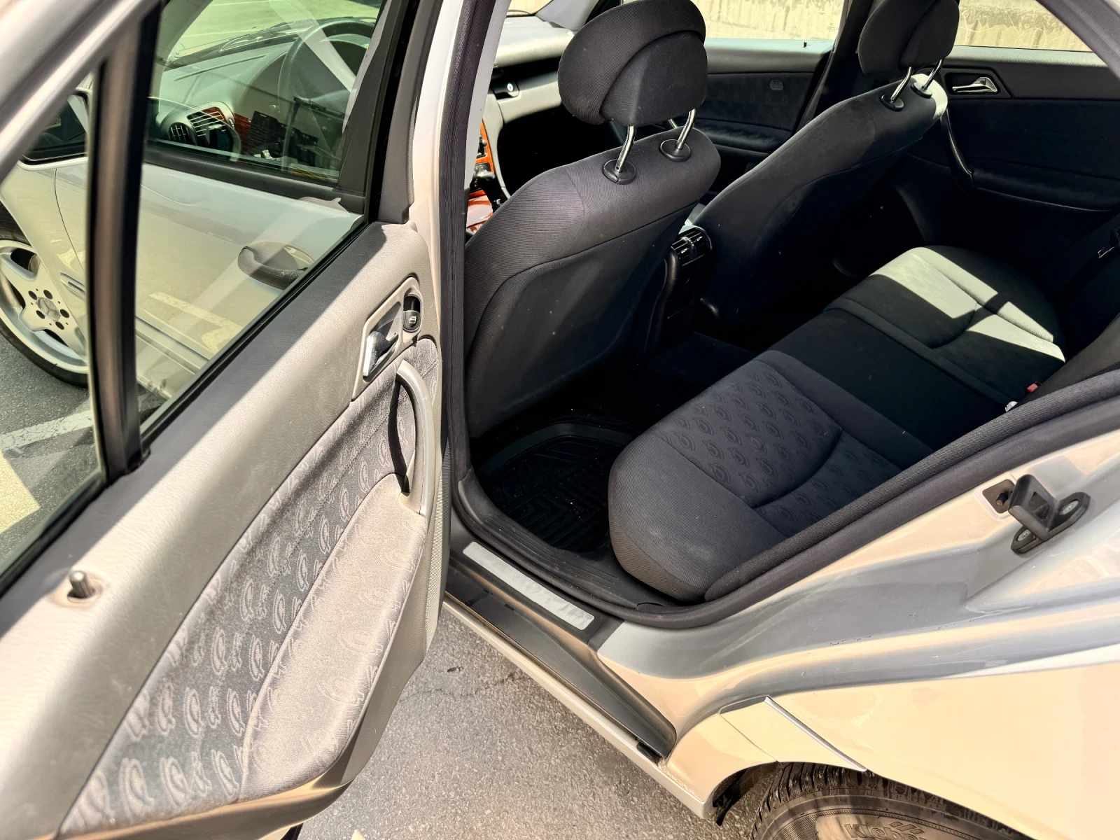 Mercedes-Benz C 180 C180, снимка 11 - Автомобили и джипове - 54445526