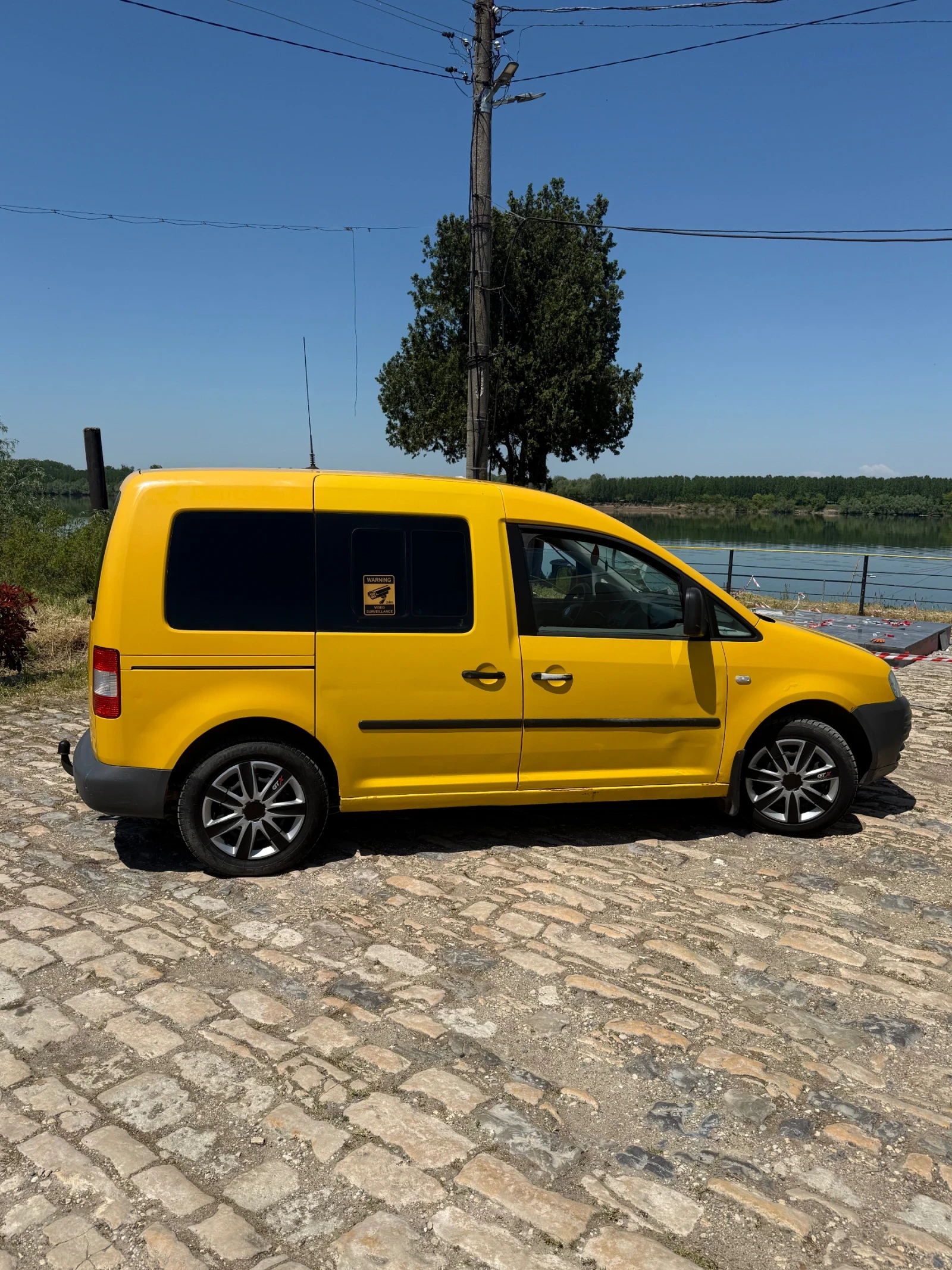 VW Caddy