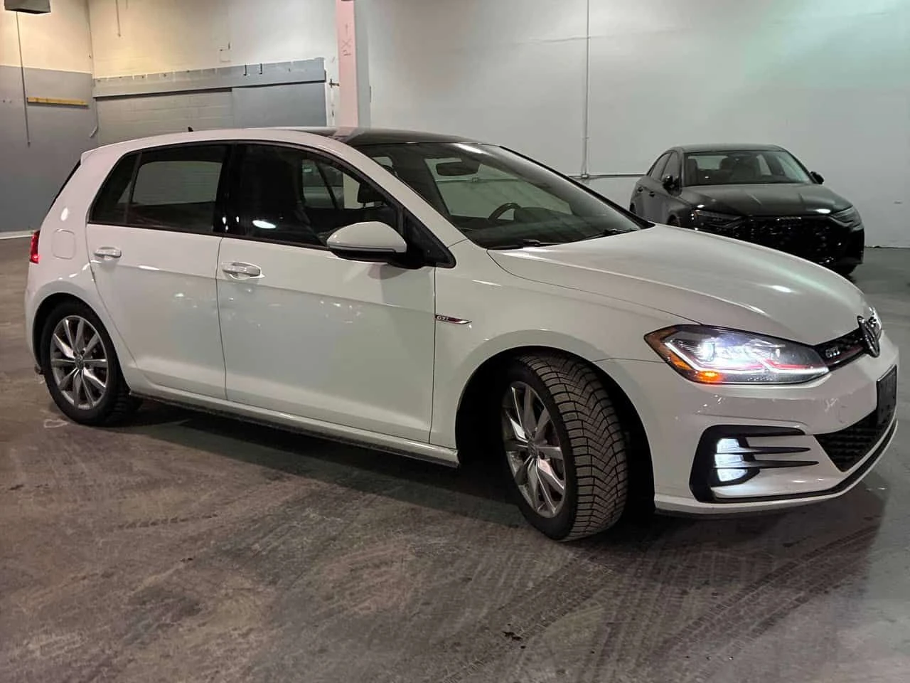 VW Golf GTI| ОТ ПРЕДСТАВИТЕЛСТВО| КЛИПОВЕ| CARFAX, снимка 6 - Автомобили и джипове - 54641935
