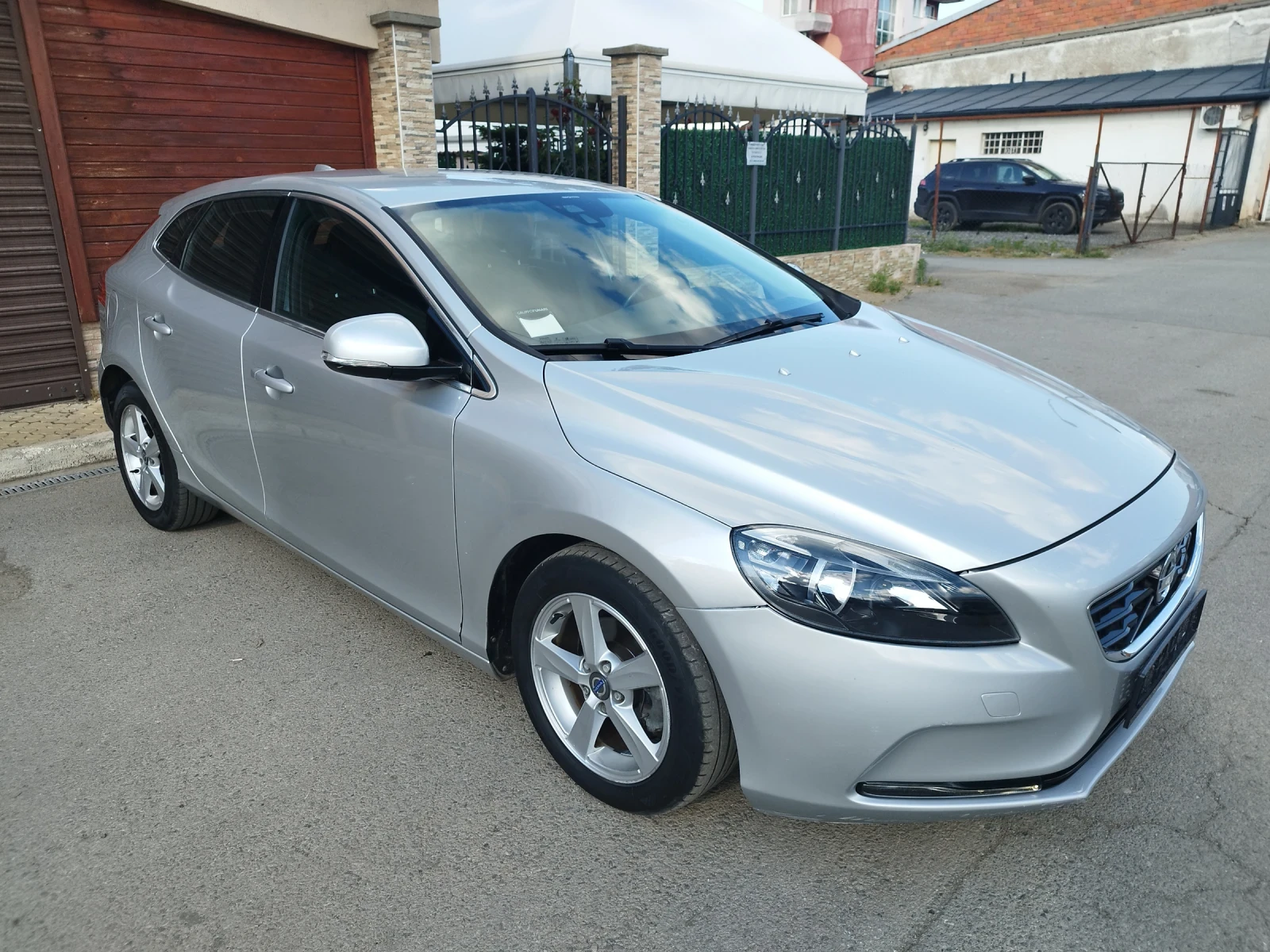 Volvo V40 1.6 D2, 114 k.c., Kamera, Euro 5B, снимка 3 - Автомобили и джипове - 54847554