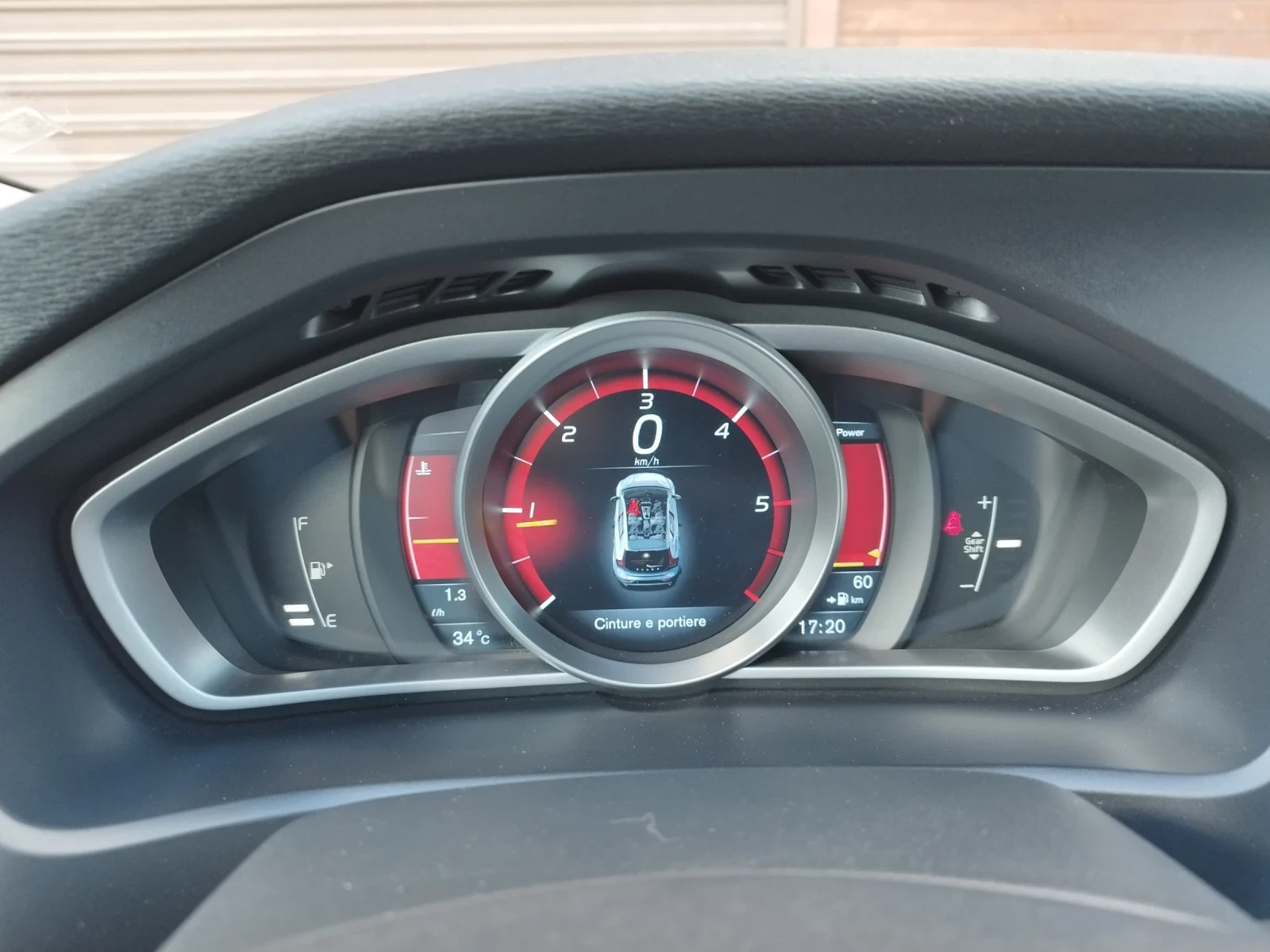 Volvo V40 1.6 D2, 114 k.c., Kamera, Euro 5B, снимка 10 - Автомобили и джипове - 54847554