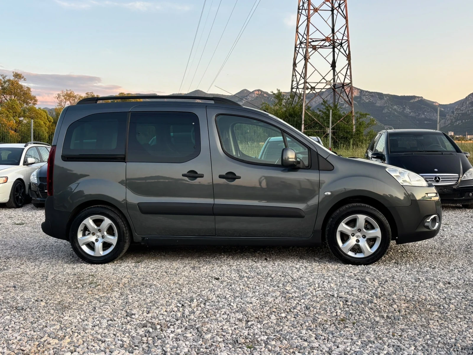 Peugeot Partner 1, 6 HDI 90 ИТАЛИЯ РАМПА ЗА ИНВАЛИДИ, снимка 4 - Автомобили и джипове - 55197566