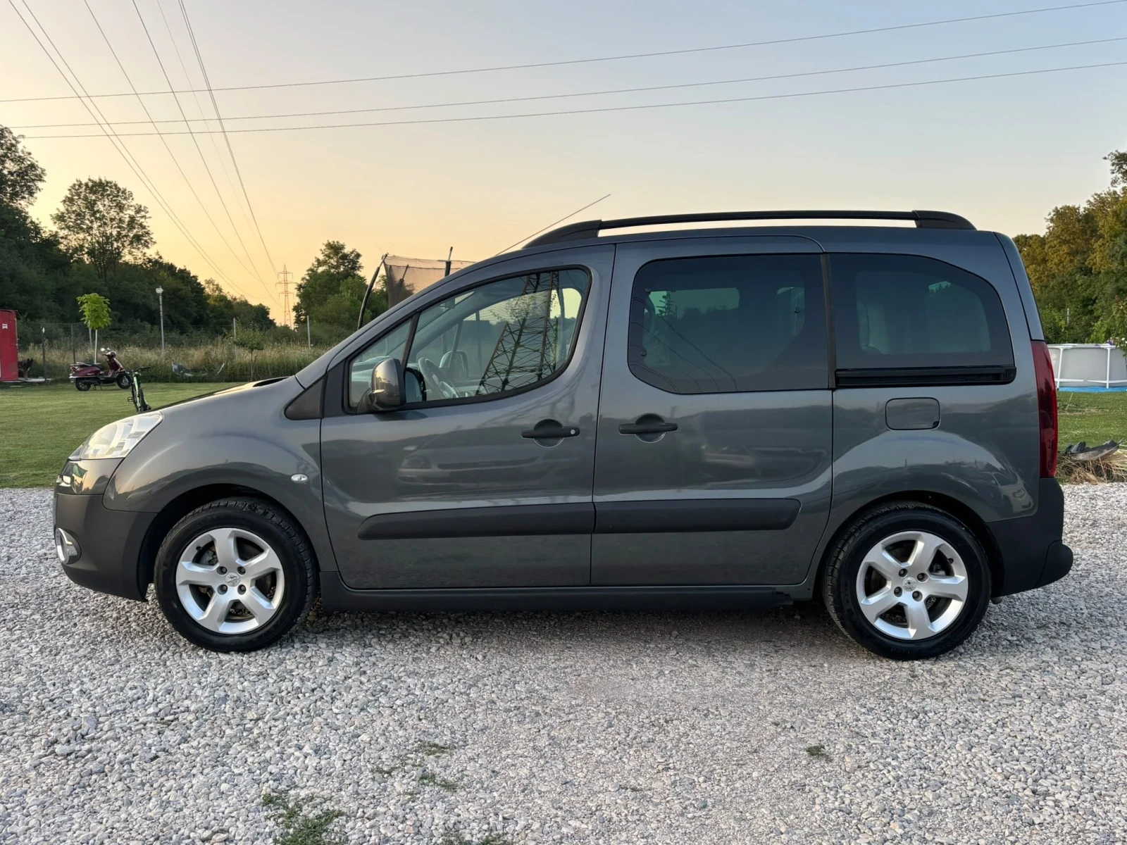 Peugeot Partner 1, 6 HDI 90 ИТАЛИЯ РАМПА ЗА ИНВАЛИДИ, снимка 5 - Автомобили и джипове - 55197566
