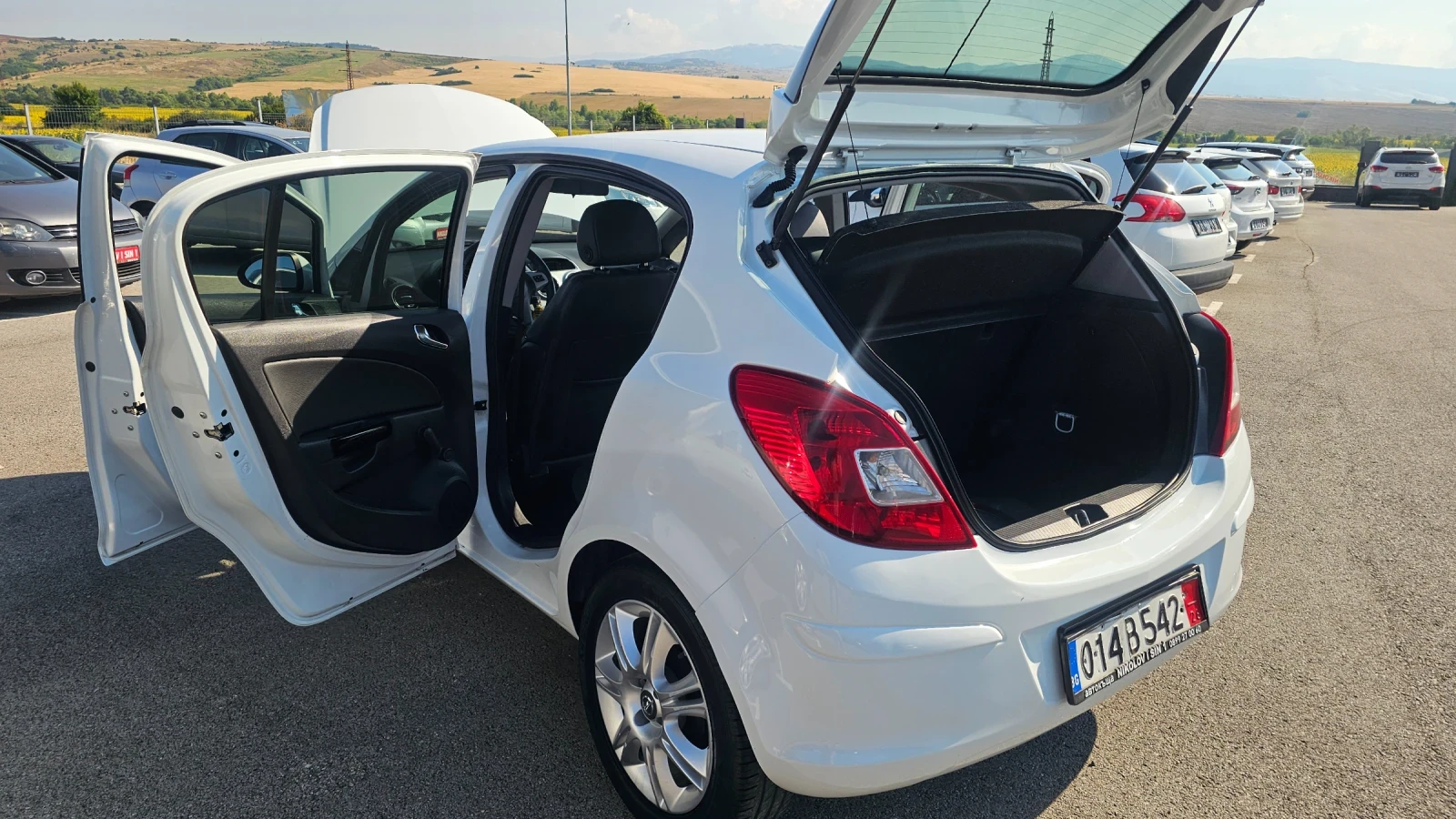 Opel Corsa 1.3CDTI<COSMO>, снимка 2 - Автомобили и джипове - 55332069