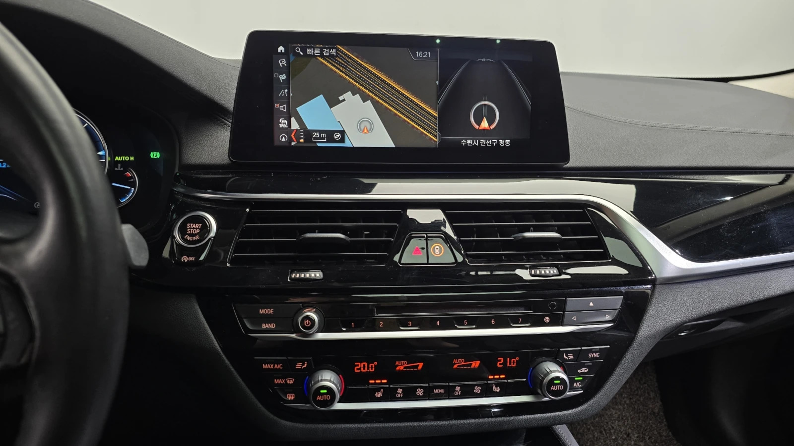 BMW 520 HUD* ЕЛ. БАГАЖНИК* BLIND SPOT* ЛЮК* КРАЙНА ЦЕНА, снимка 12 - Автомобили и джипове - 55344738