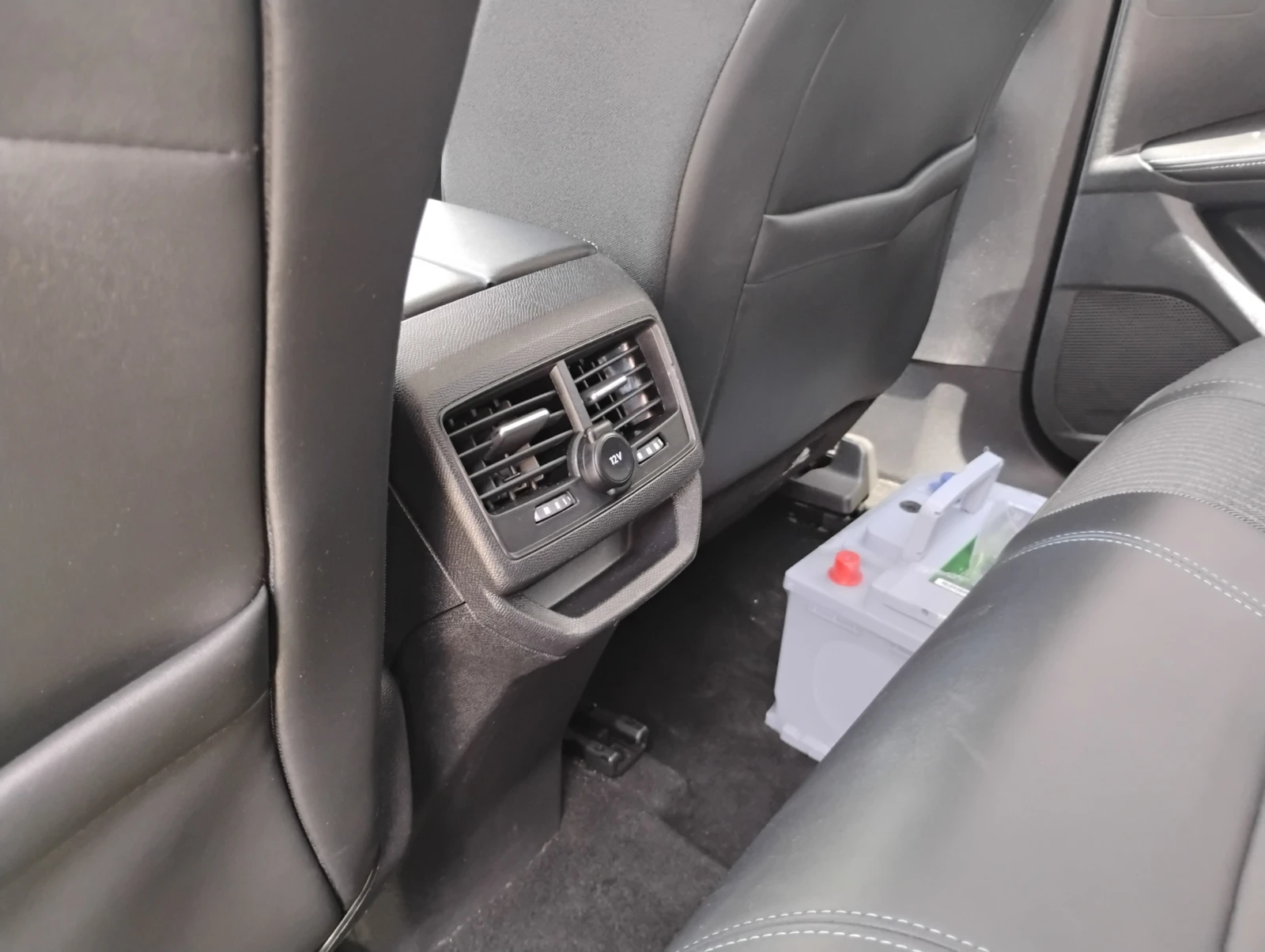 Peugeot 3008 1.6 Plug-in Hybrud, снимка 11 - Автомобили и джипове - 55346450