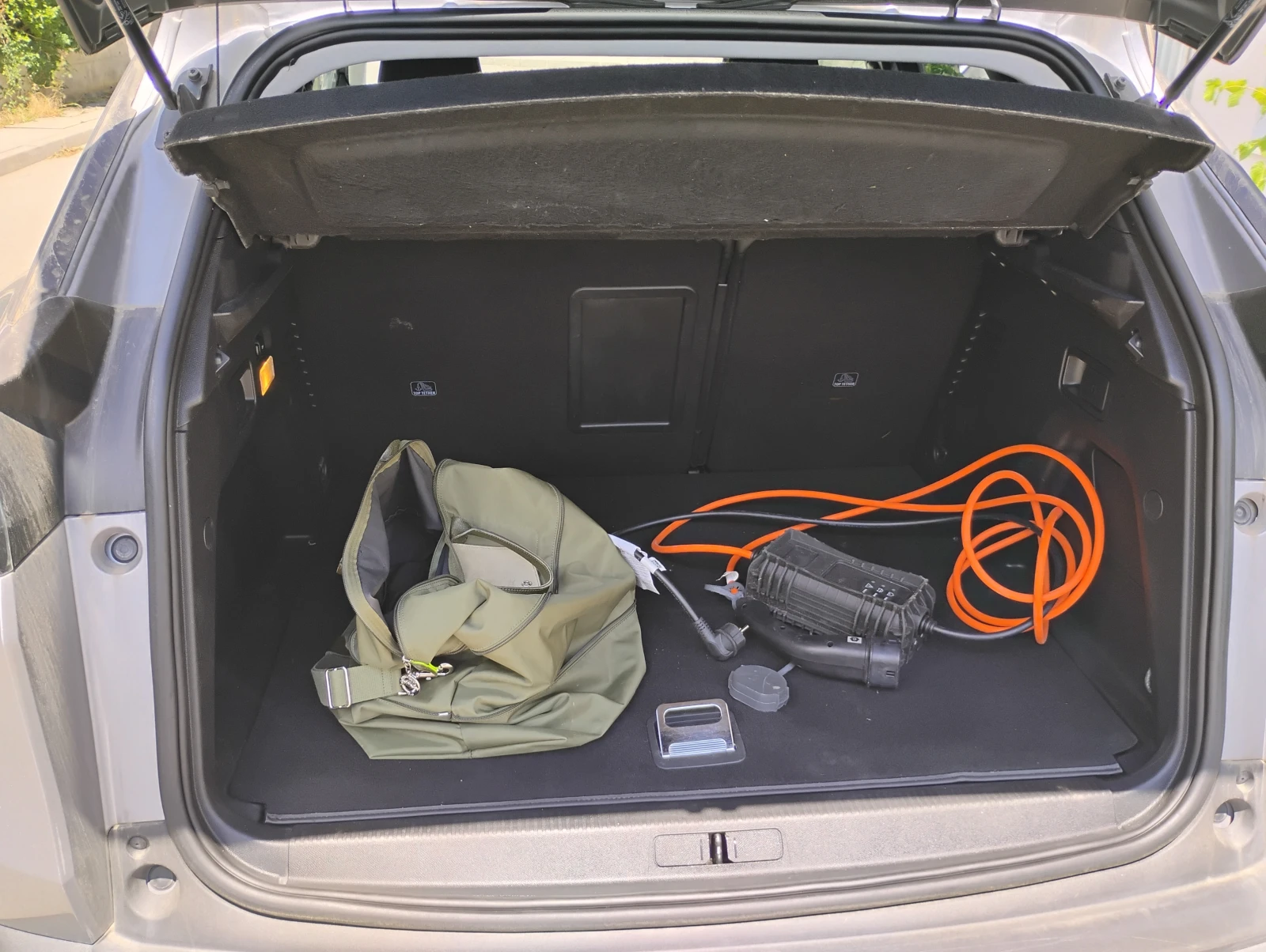 Peugeot 3008 1.6 Plug-in Hybrud, снимка 9 - Автомобили и джипове - 55346450