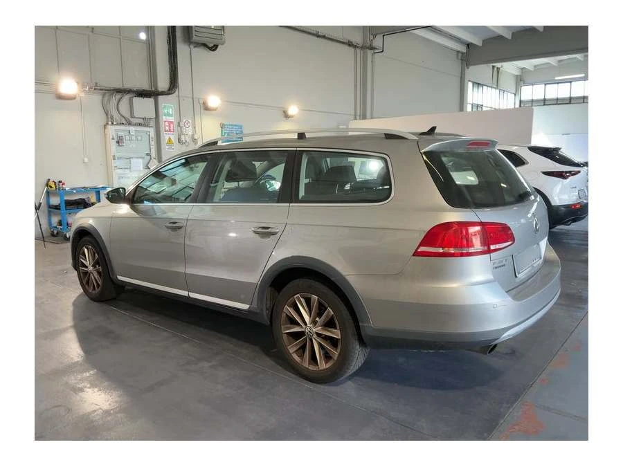 VW Passat Passat 2.0 TDI 4Motion BlueMotion Tech, снимка 4 - Автомобили и джипове - 55382891