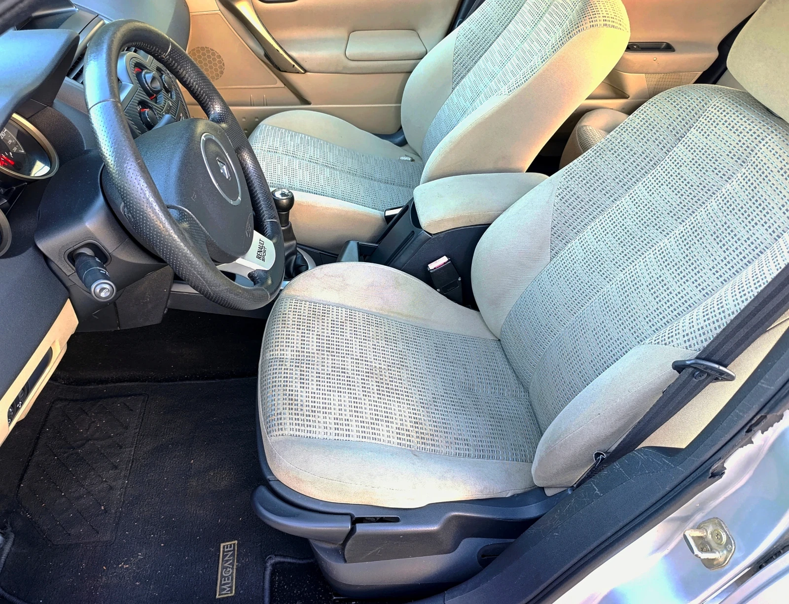 Renault Megane 1.6 16V, снимка 4 - Автомобили и джипове - 56517980