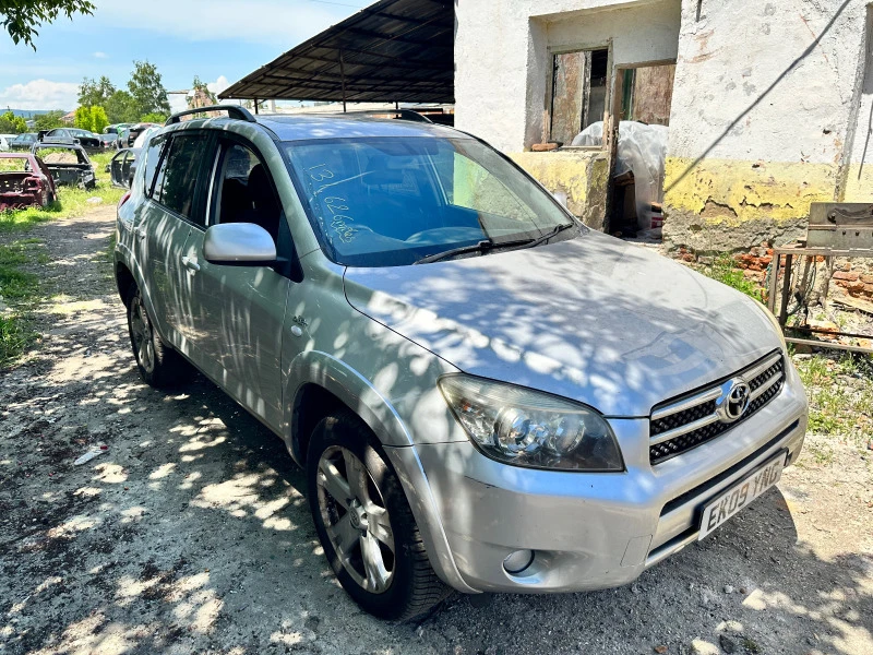 Toyota Rav4 2.2 D-CAT 177к.с НА ЧАСТИ, снимка 2 - Автомобили и джипове - 41083572