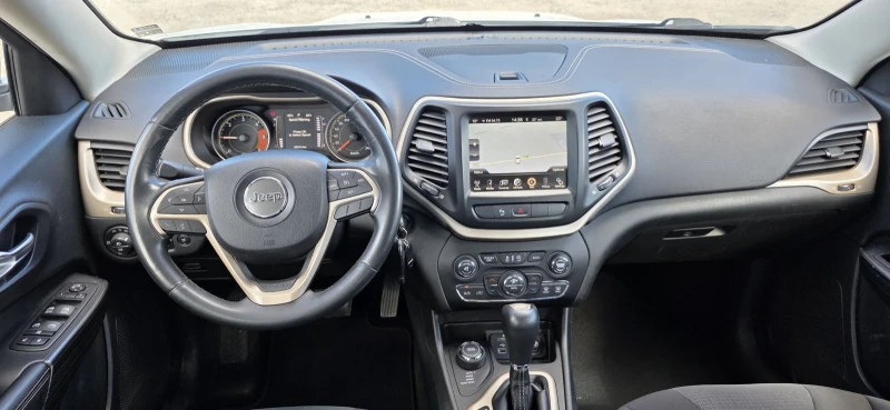 Jeep Cherokee 2.0 M-jet-2-4WD-170hp-Longitude-Automat, снимка 12 - Автомобили и джипове - 51794384