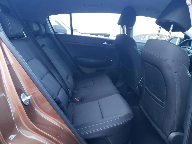 Kia Sportage, снимка 11 - Автомобили и джипове - 53440845